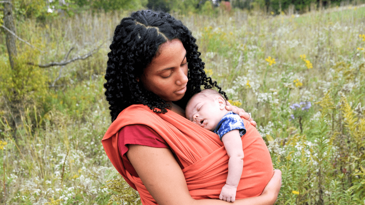 guide-to-babywearing-benefits-tips-research-and-how-to-do-it-safely